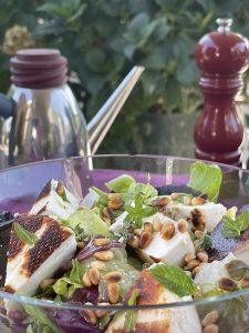 Mixed salad with grilled manouri cheese